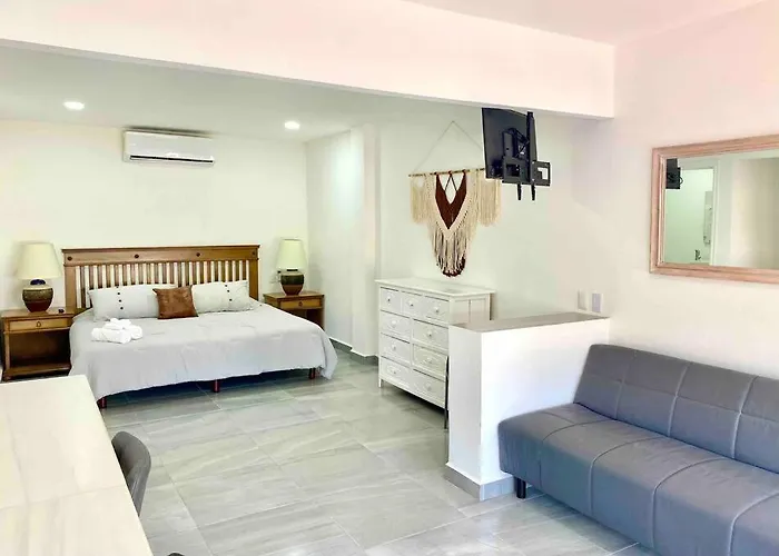 5th Av Close To The Ado Ferry & Mall Playa del Carmen
